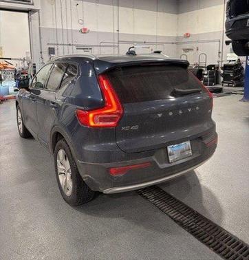 2022 Volvo XC40 T5 Momentum