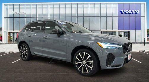 2023 Volvo XC60 B5 Plus Dark Theme