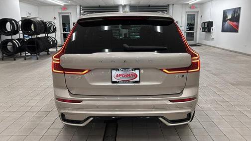 2026 Volvo XC60 B5 Plus