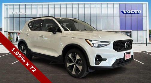 2025 Volvo XC40 B5 Plus Dark Theme