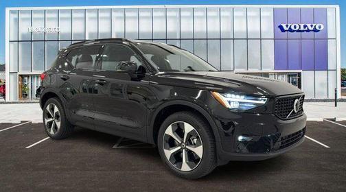 2026 Volvo XC40 B5 Plus