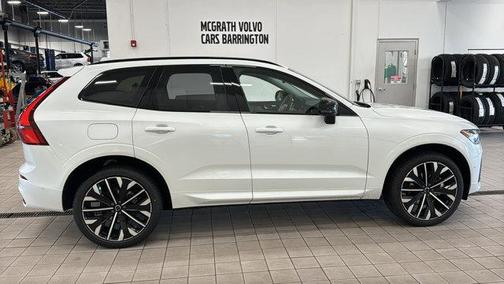 Crystal White Metallic 2026 Volvo XC60 B5 Ultra