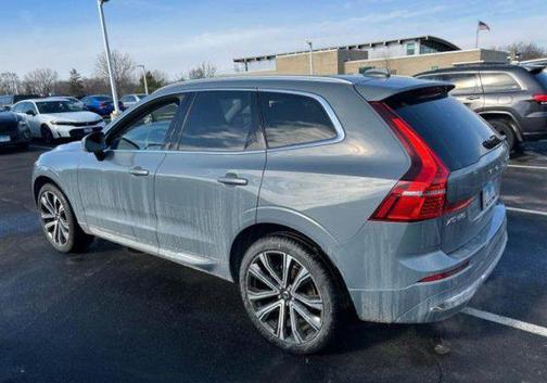 2023 Volvo XC60 B5 Ultimate Bright Theme