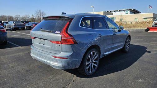 2023 Volvo XC60 B5 Ultimate Bright Theme