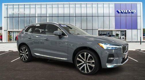 2023 Volvo XC60 B5 Ultimate Bright Theme