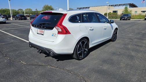 2016 Volvo V60 T6 R-Design