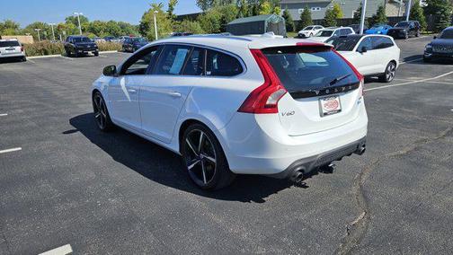 2016 Volvo V60 T6 R-Design
