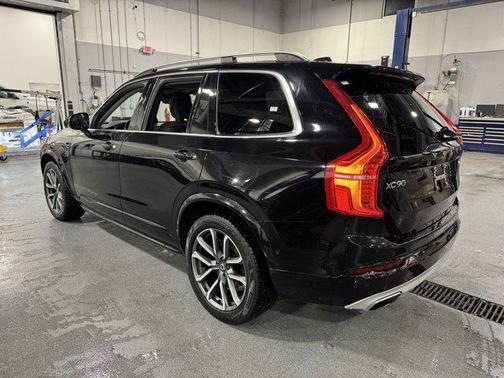 2019 Volvo XC90 T6 Momentum