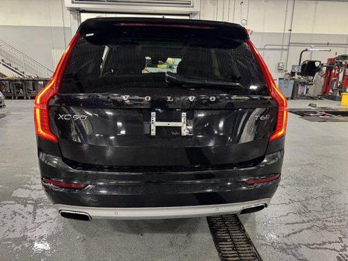 2019 Volvo XC90 T6 Momentum
