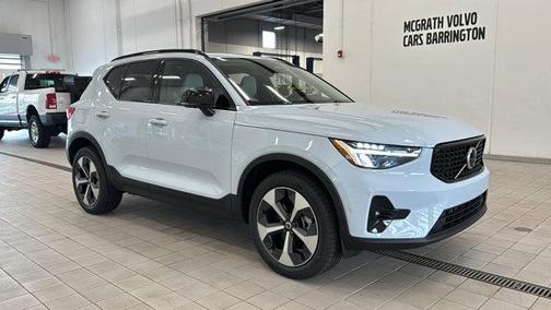 2026 Volvo XC40 B5 Plus