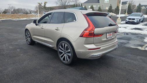 2023 Volvo XC60 B5 Ultimate Bright Theme