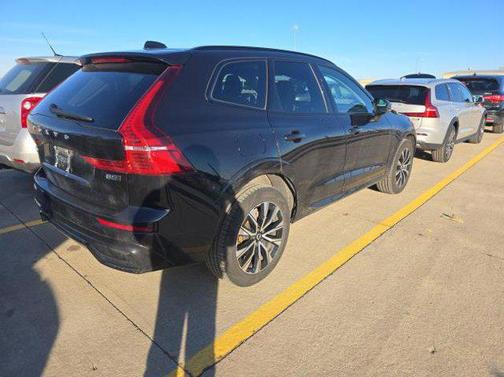 2025 Volvo XC60 B5 Core