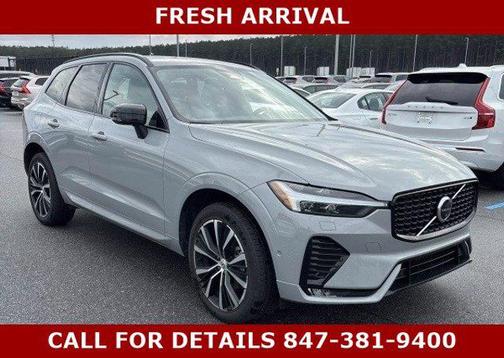 Vapour Grey Metallic 2025 Volvo XC60 B5 Plus