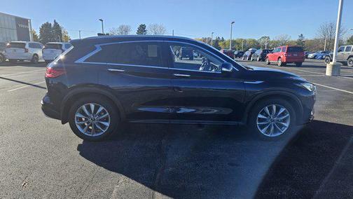 2022 INFINITI QX50 LUXE AWD