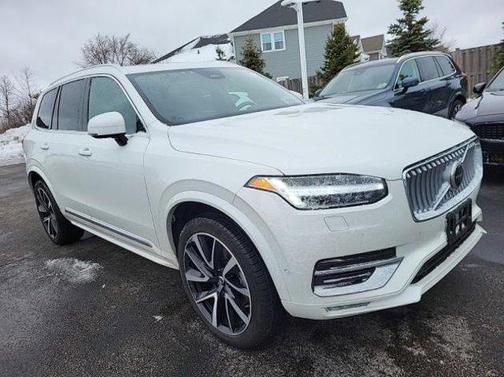 2024 Volvo XC90 B5 Plus Bright Theme