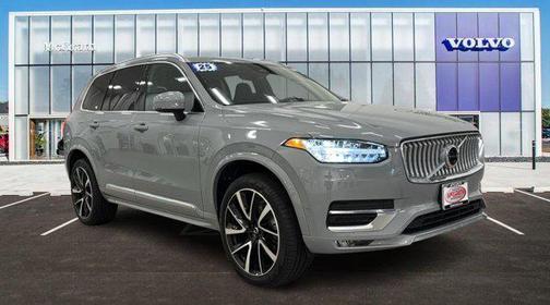 2025 Volvo XC90 B5 Plus
