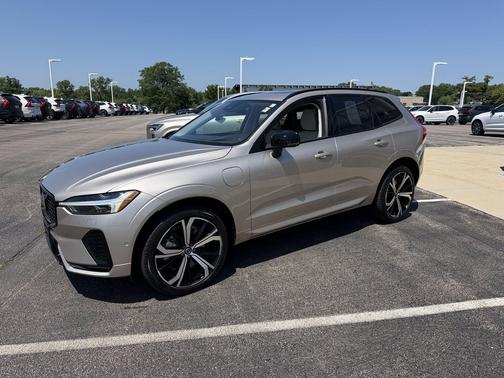 Bright Dusk Metallic 2025 Volvo XC60 Plug-In Hybrid Ultra