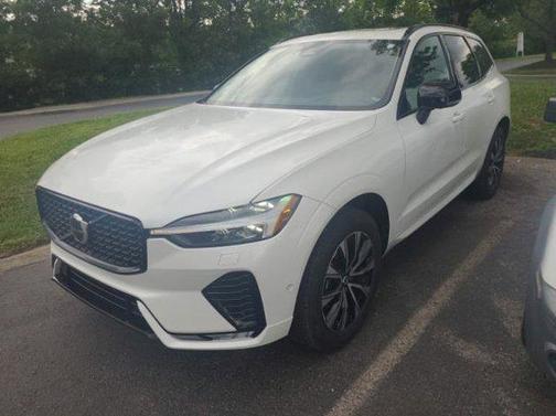 2024 Volvo XC60 B5 Plus Dark Theme