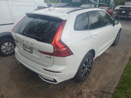 2024 Volvo XC60 B5 Plus Dark Theme