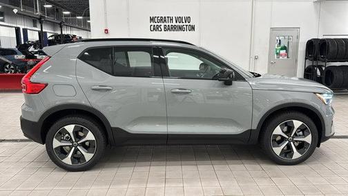 2026 Volvo XC40 B5 Plus