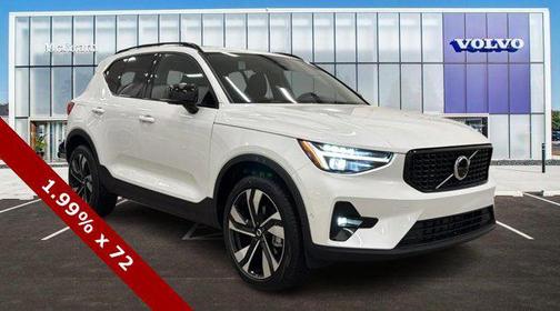 2025 Volvo XC40 B5 Plus Dark Theme