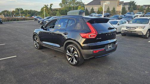 2023 Volvo XC40 B5 Ultimate Dark Theme