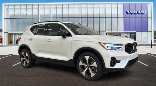 Crystal White 2026 Volvo XC40 Plus, B5 AWD Gas (mild hybrid), Dark