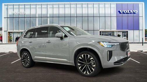 2025 Volvo XC90 B6 Plus 7-Seater