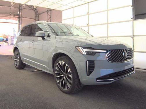 2025 Volvo XC90 B6 Plus 7-Seater