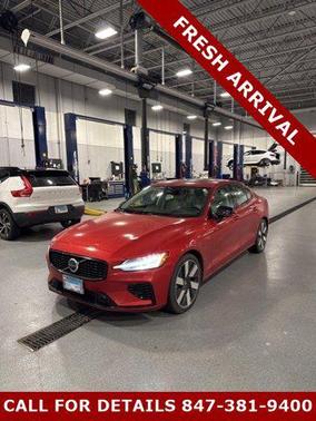 2024 Volvo S60 Recharge Plug-In Hybrid T8 Ultimate Dark Theme