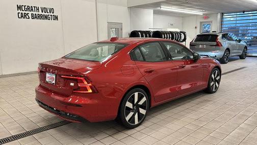 2024 Volvo S60 Recharge Plug-In Hybrid T8 Ultimate Dark Theme