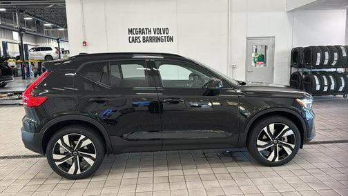 2026 Volvo XC40 B5 Ultra