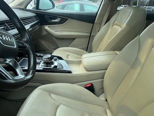 2019 Audi Q7 55 Premium Plus