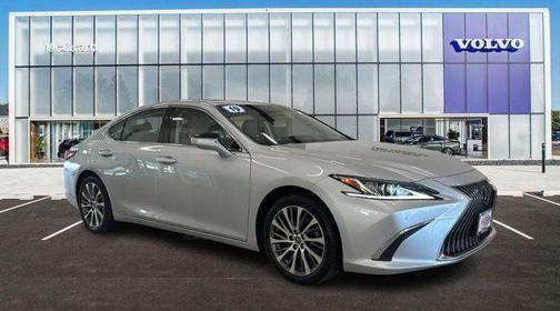 2019 Lexus ES 300h Base