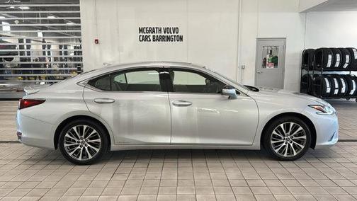 2019 Lexus ES 300h Base