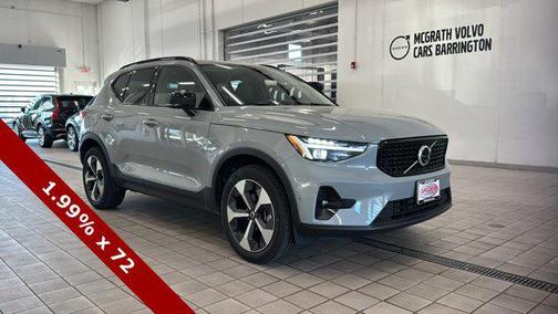 2025 Volvo XC40 B5 Plus Dark Theme