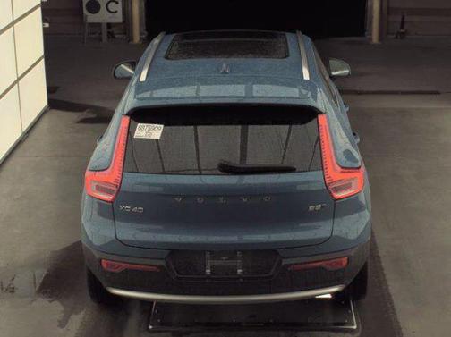 2025 Volvo XC40 B5 Plus Bright Theme