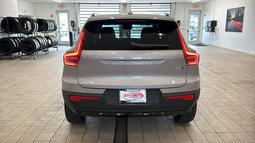 Aurora Silver 2026 Volvo XC40 Plus, B5 AWD Gas (mild hybrid), Dark