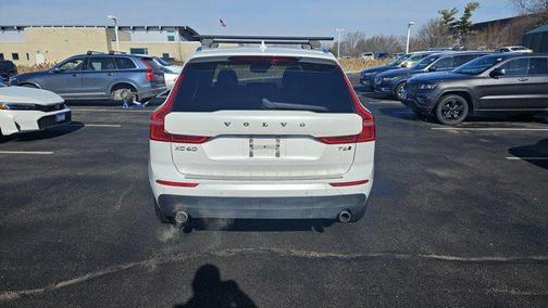 2018 Volvo XC60 T6 Momentum