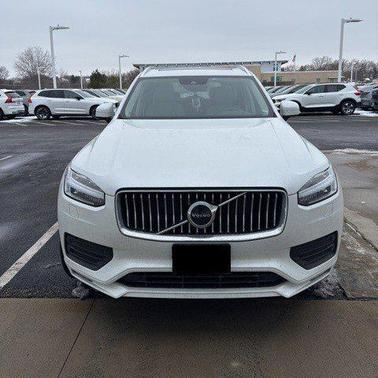2022 Volvo XC90 T5 Momentum
