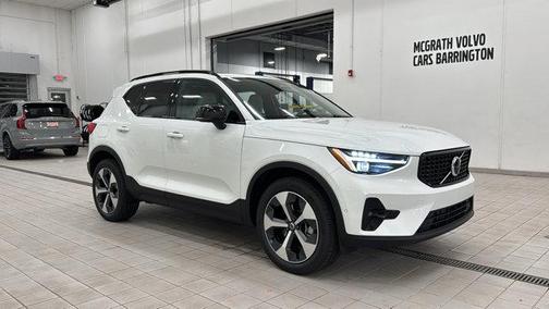 2026 Volvo XC40 B5 Plus