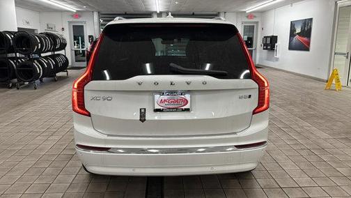 2025 Volvo XC90 B5 Core