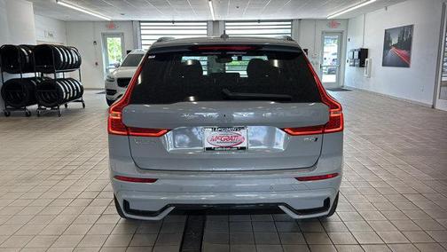 2025 Volvo XC60 B5 Ultra