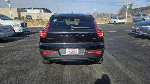 2025 Volvo XC40 B5 Plus Dark Theme