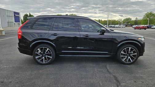 2023 Volvo XC90 Recharge Plug-In Hybrid T8 Plus Dark Theme 7-Seater