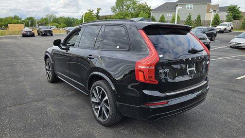 2023 Volvo XC90 Recharge Plug-In Hybrid T8 Plus Dark Theme 7-Seater