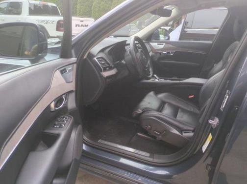 2022 Volvo XC90 Recharge Plug-In Hybrid T8 Inscription 6 Passenger