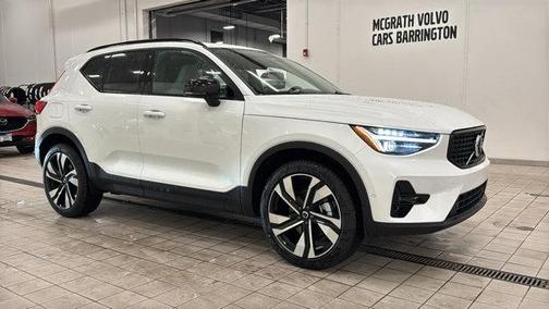 2026 Volvo XC40 Ultra, B5 AWD Gas (mild hybrid), Dark