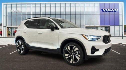 2026 Volvo XC40 Ultra, B5 AWD Gas (mild hybrid), Dark