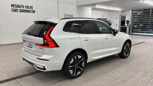 2026 Volvo XC60 B5 Plus